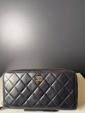 CHANEL Black Quilted Leather Zip-Around Wallet with Gold CC
